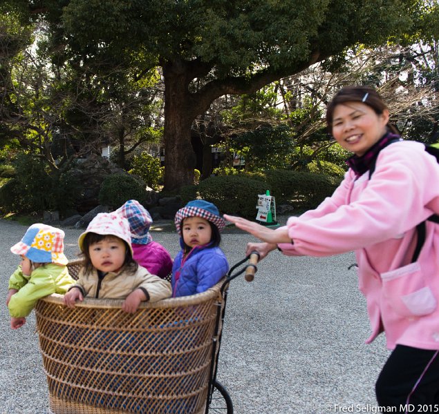 20150312_100831 D4S.jpg - Children on grouds of Nagoya Castle